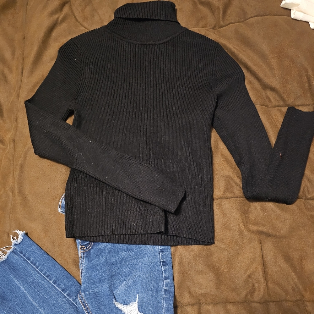 Black ribber sweater